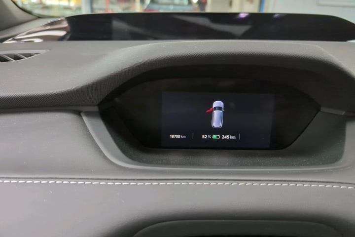 Grå Skoda Enyaq fra 2025