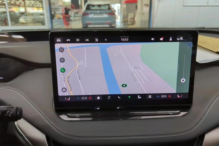 Grå Skoda Enyaq fra 2025