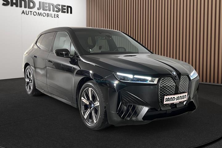 Sort BMW iX fra 2024