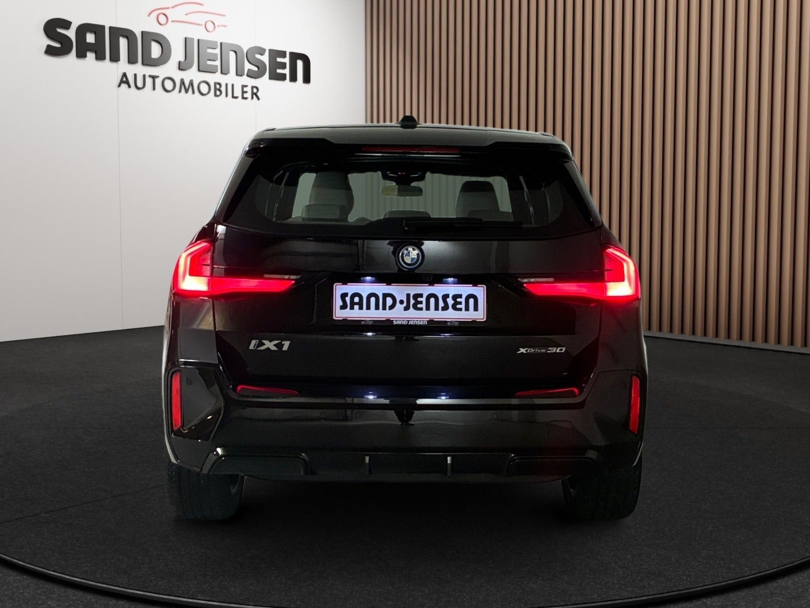 Sort BMW iX1 fra 2024