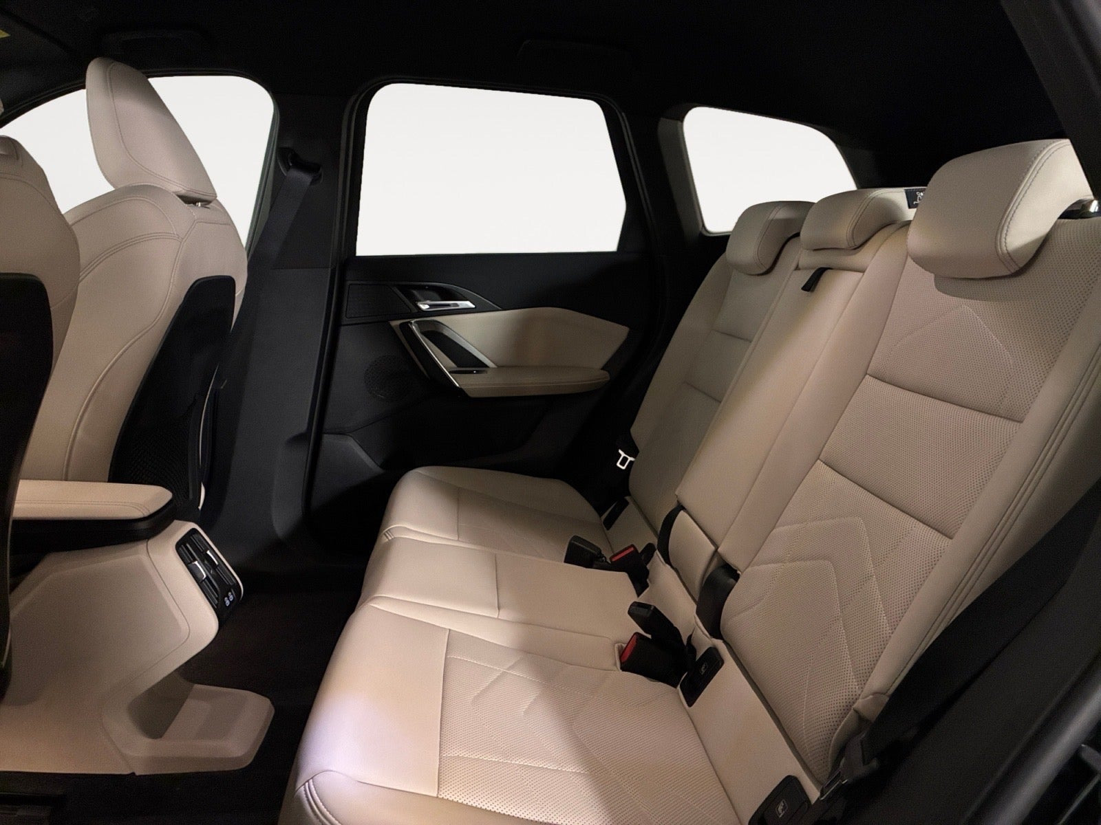 Sort BMW iX1 fra 2024