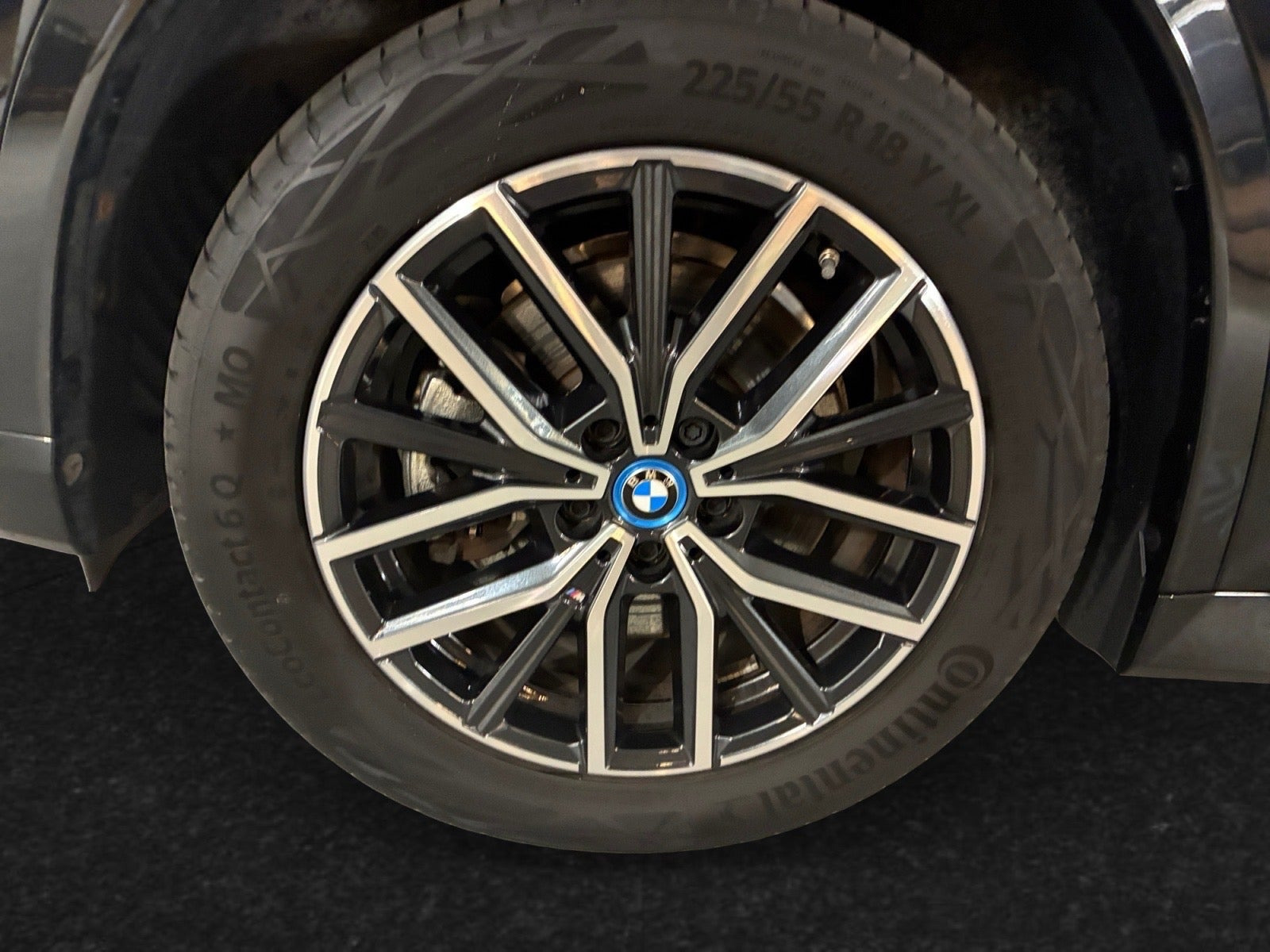 Sort BMW iX1 fra 2024