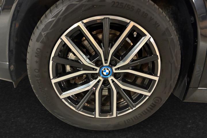 Sort BMW iX1 fra 2024