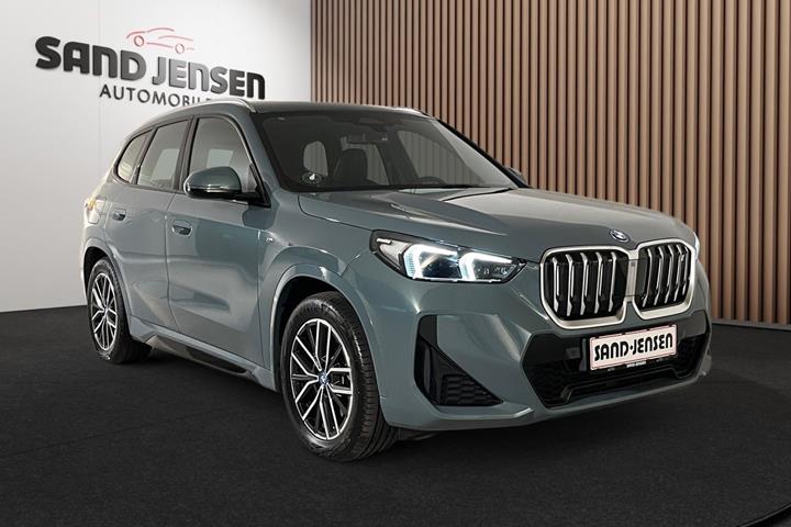Grøn BMW iX1 fra 2023