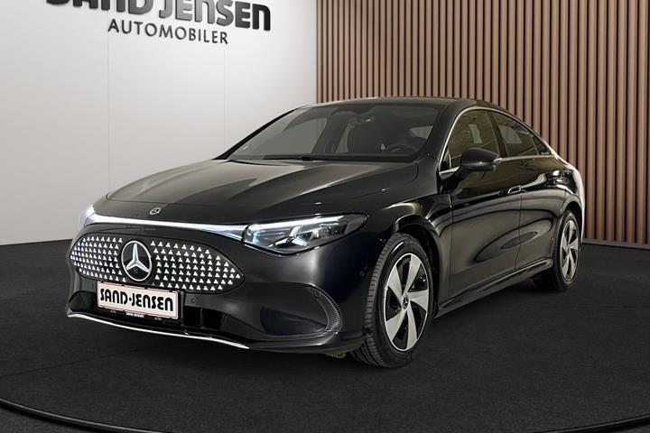 Sort Mercedes CLA250+ fra 2026 set udefra