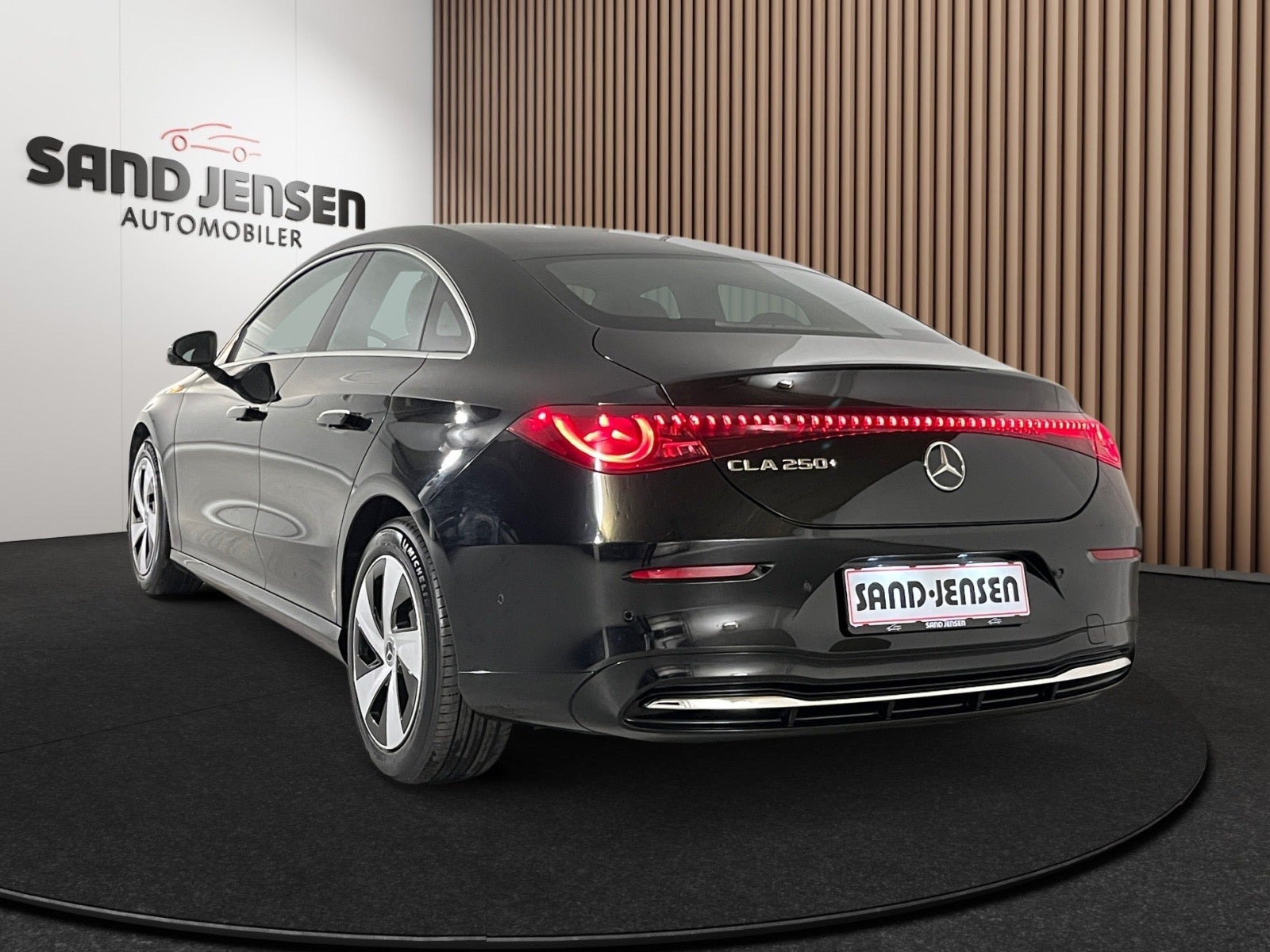 Sort Mercedes CLA250+ fra 2026