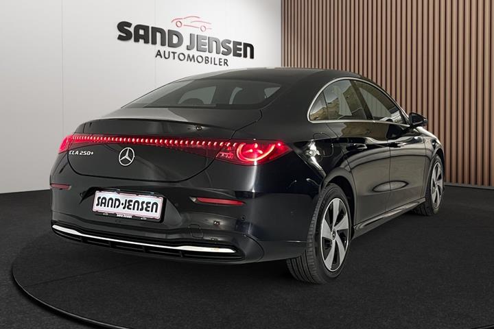 Sort Mercedes CLA250+ fra 2026