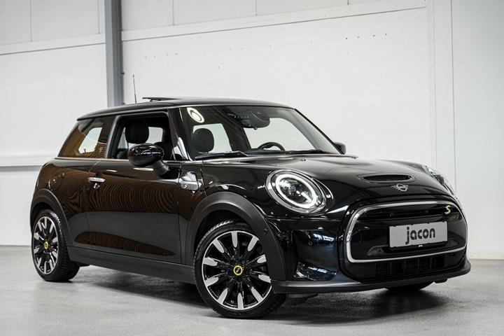 Sort Mini Cooper SE fra 2021