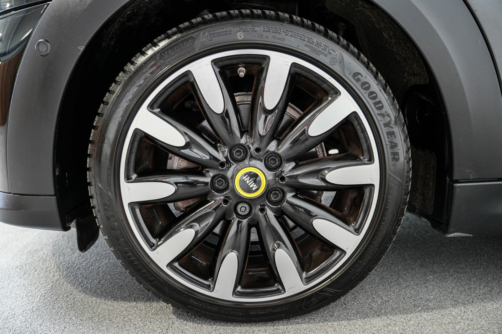 Sort Mini Cooper SE fra 2021