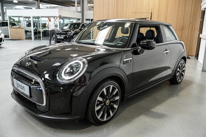 Sort Mini Cooper SE fra 2021