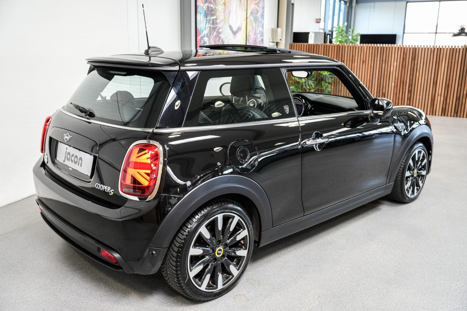 Sort Mini Cooper SE fra 2021