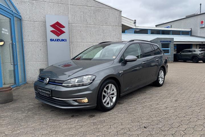 Grå VW Golf VII fra 2019