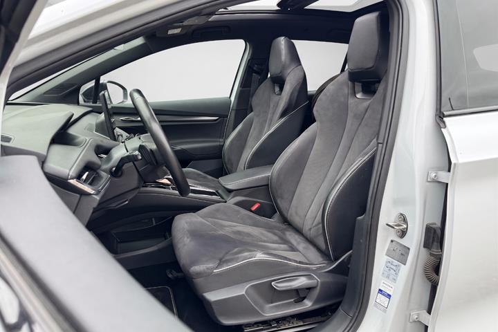 Hvid Skoda Enyaq fra 2022