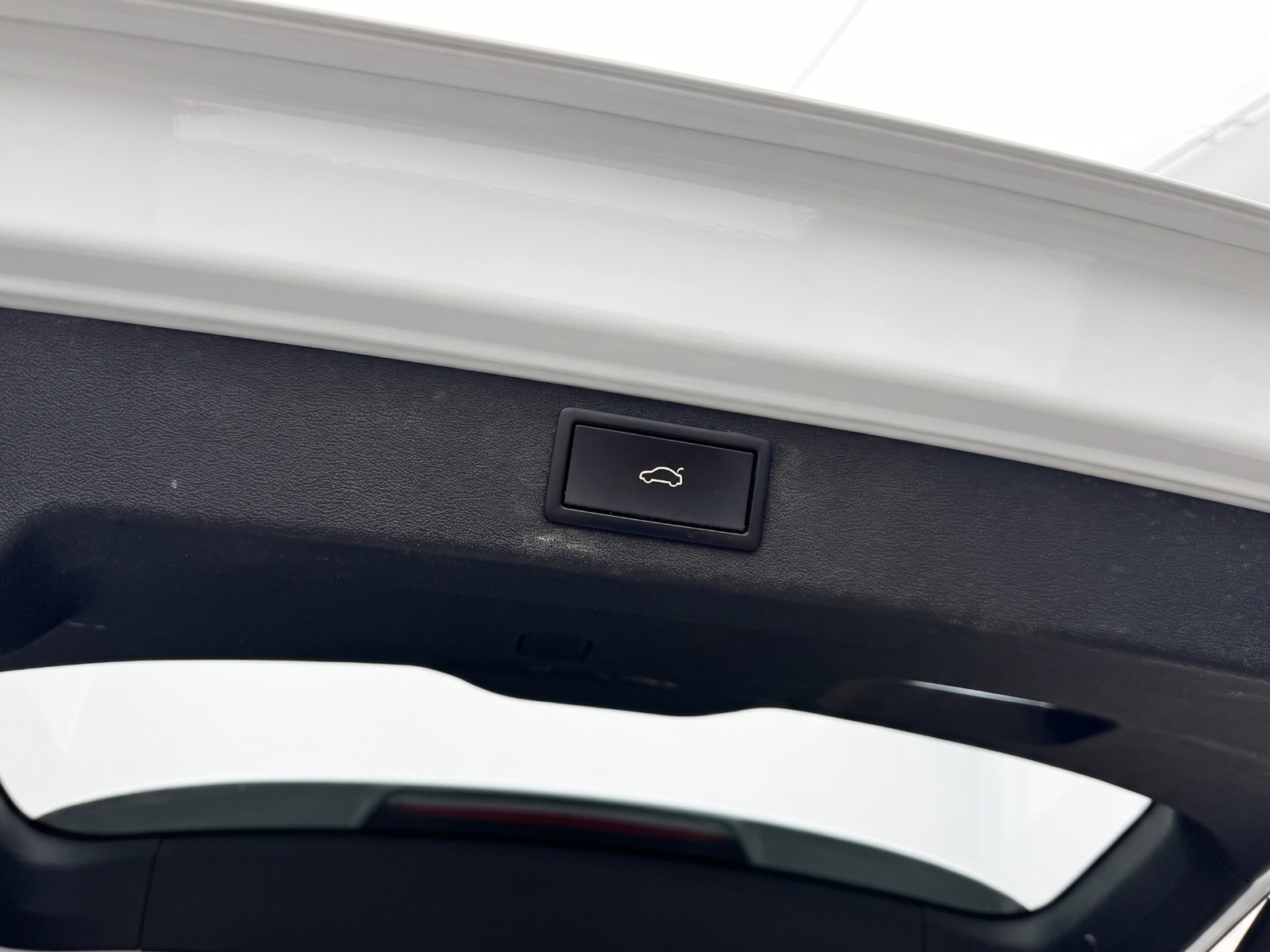 Hvid Skoda Enyaq fra 2022