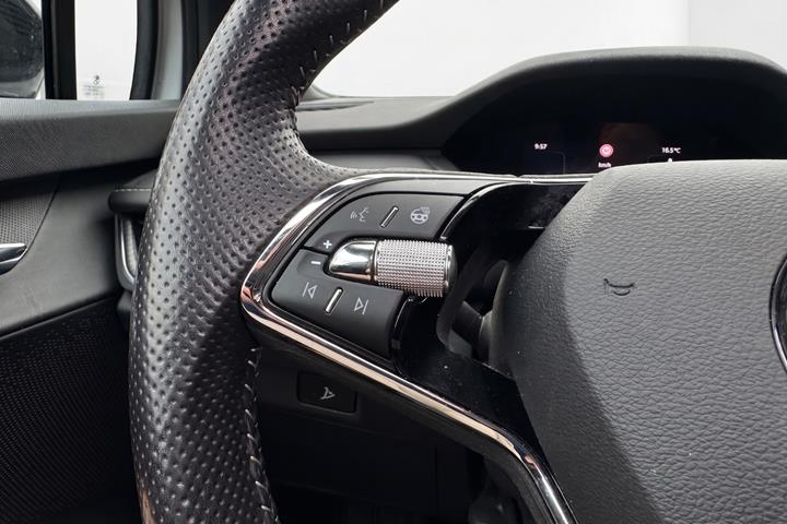 Hvid Skoda Enyaq fra 2022