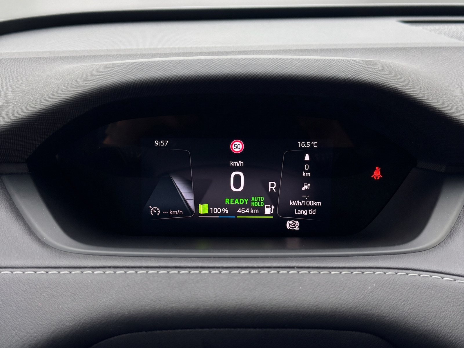 Hvid Skoda Enyaq fra 2022
