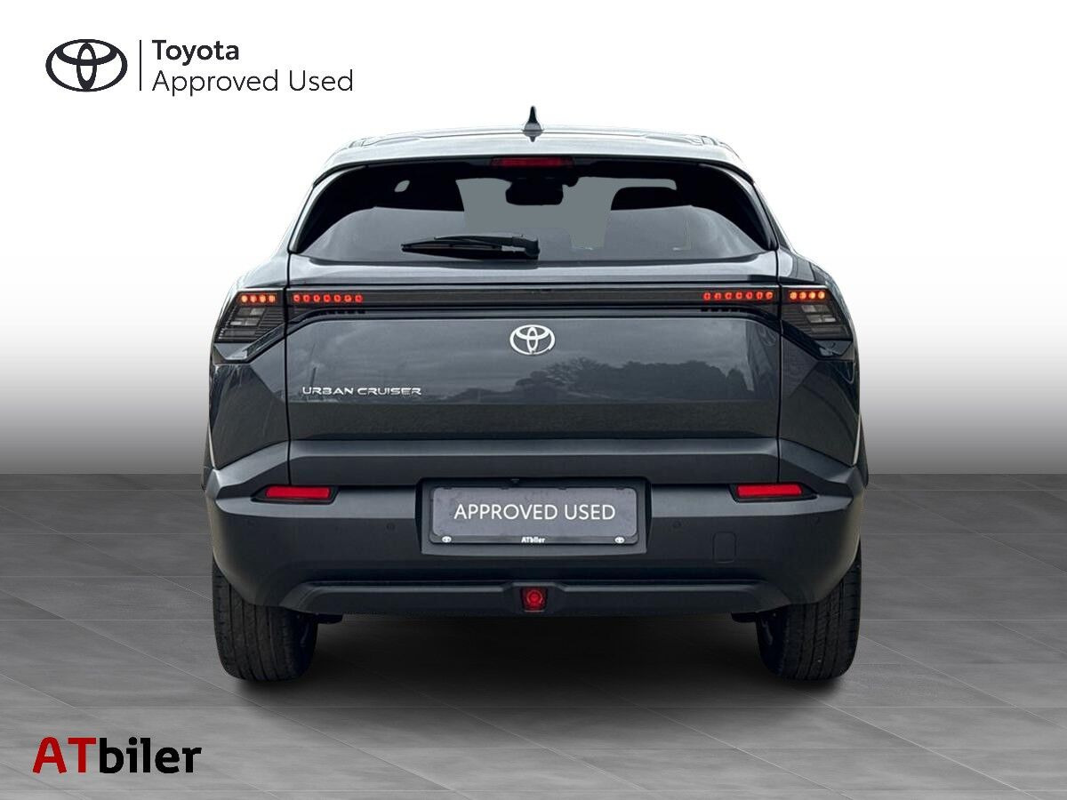 Sort Toyota Urban Cruiser fra 2025