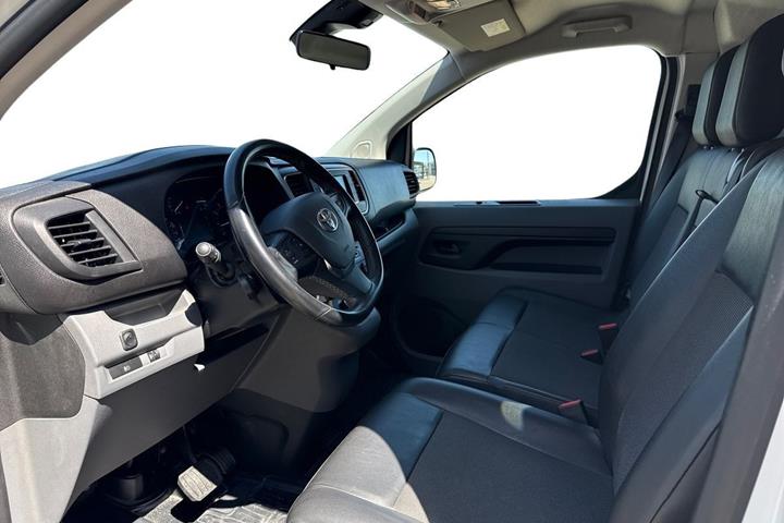 Hvid Toyota ProAce fra 2021
