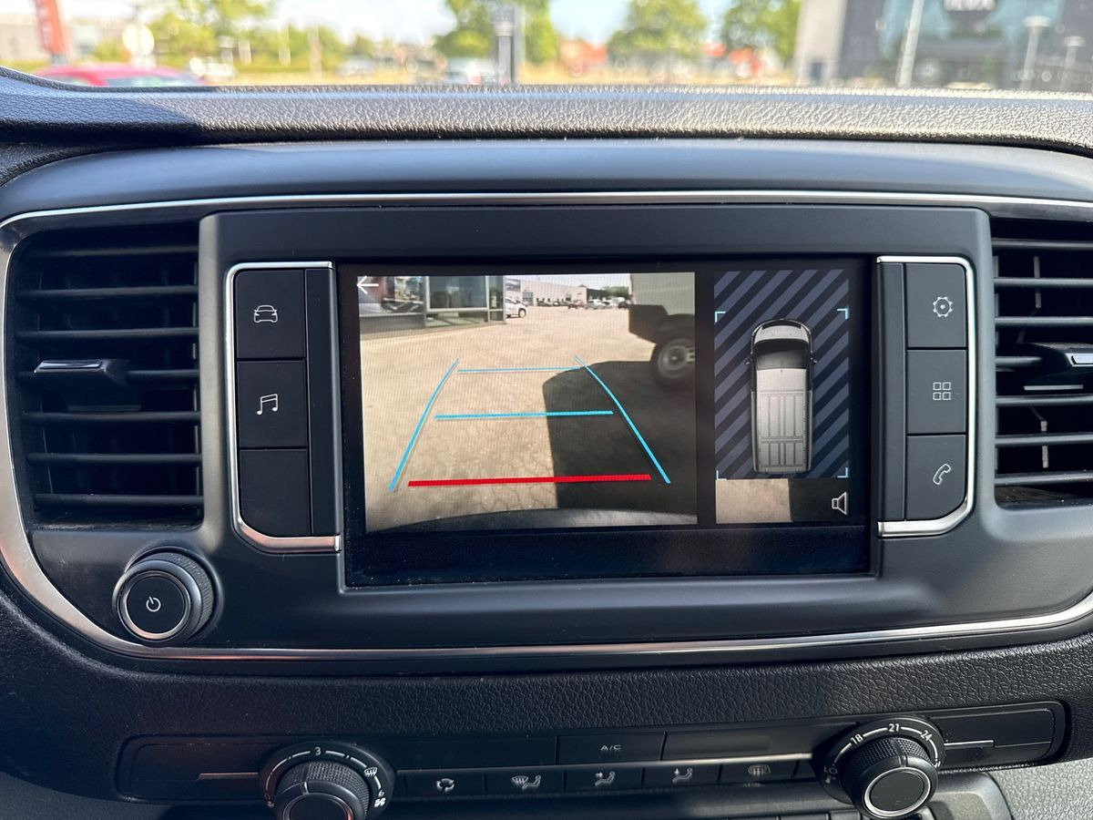 Hvid Toyota ProAce fra 2021