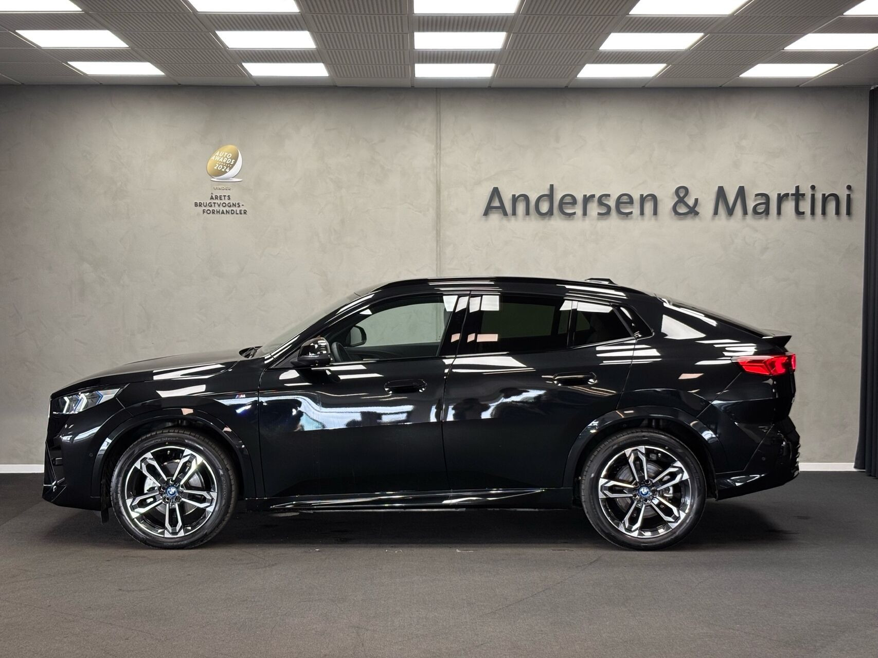 Sort BMW iX2 fra 2024