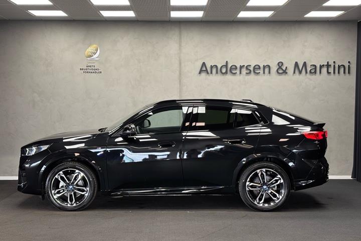 Sort BMW iX2 fra 2024