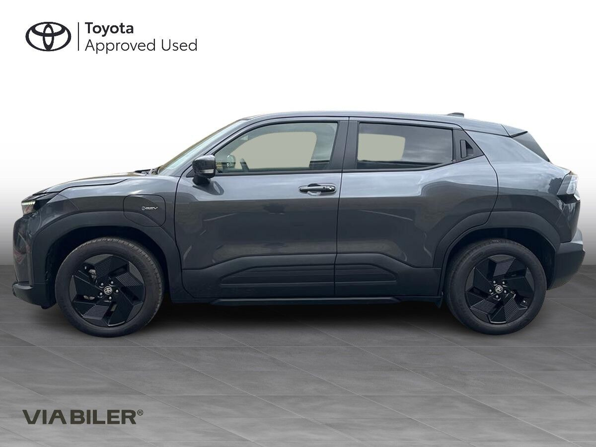 Grå Toyota Urban Cruiser fra 2025