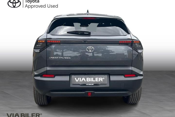 Grå Toyota Urban Cruiser fra 2025