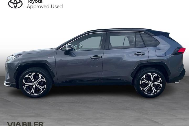 Sort Toyota RAV4 Plug-in fra 2021
