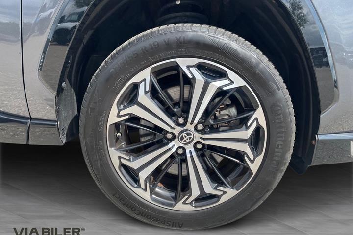 Sort Toyota RAV4 Plug-in fra 2021