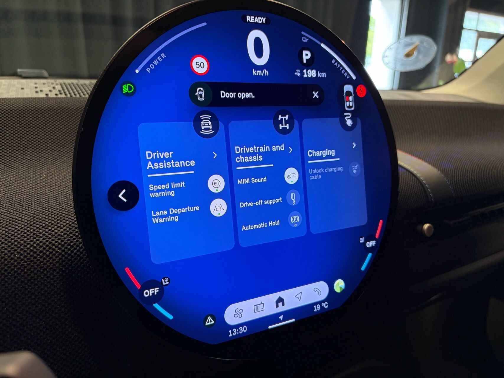 Sølv Mini Cooper fra 2024
