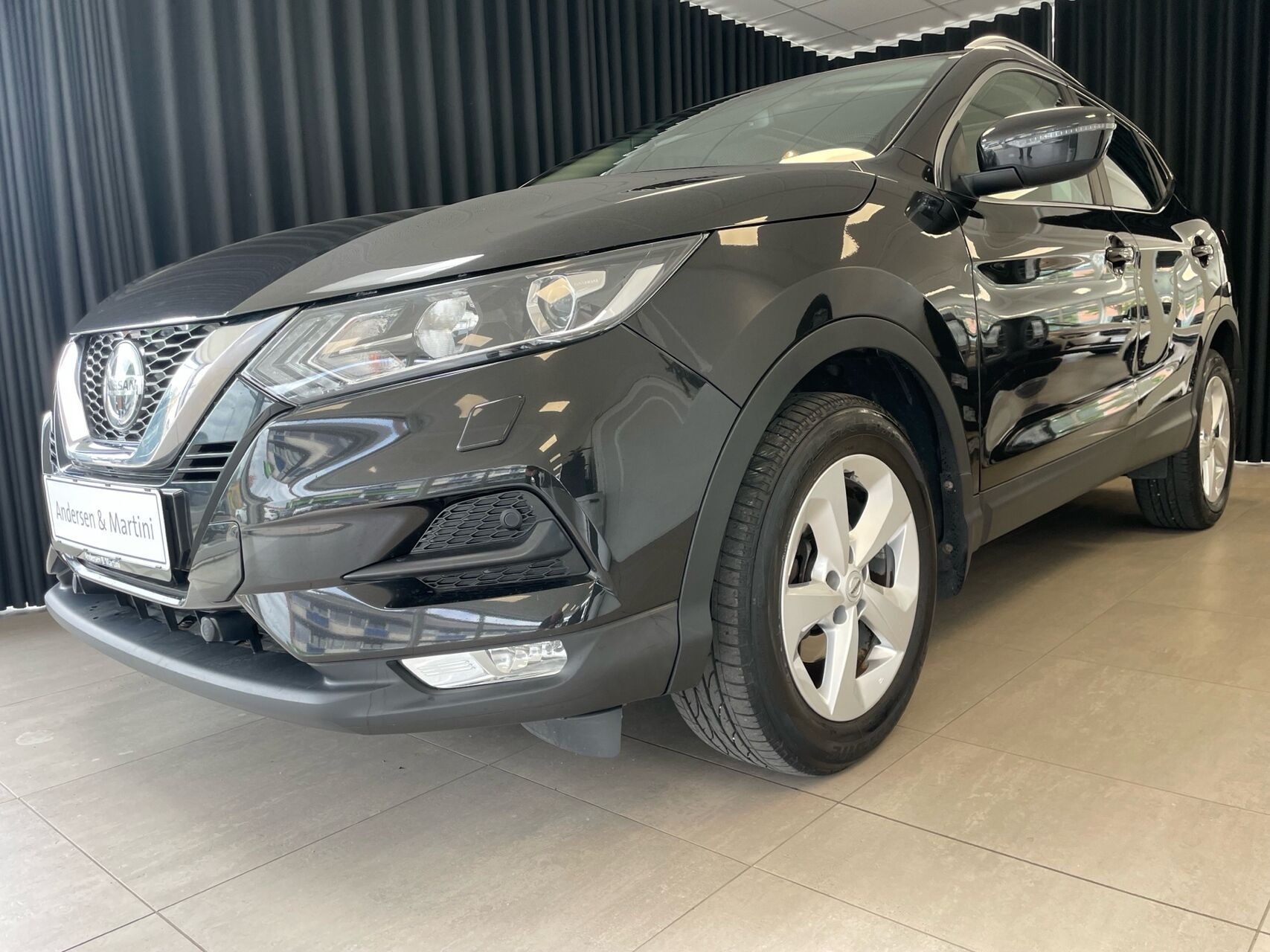 Sort Nissan Qashqai fra 2019