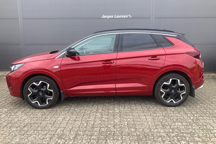 Rød Opel Grandland fra 2022