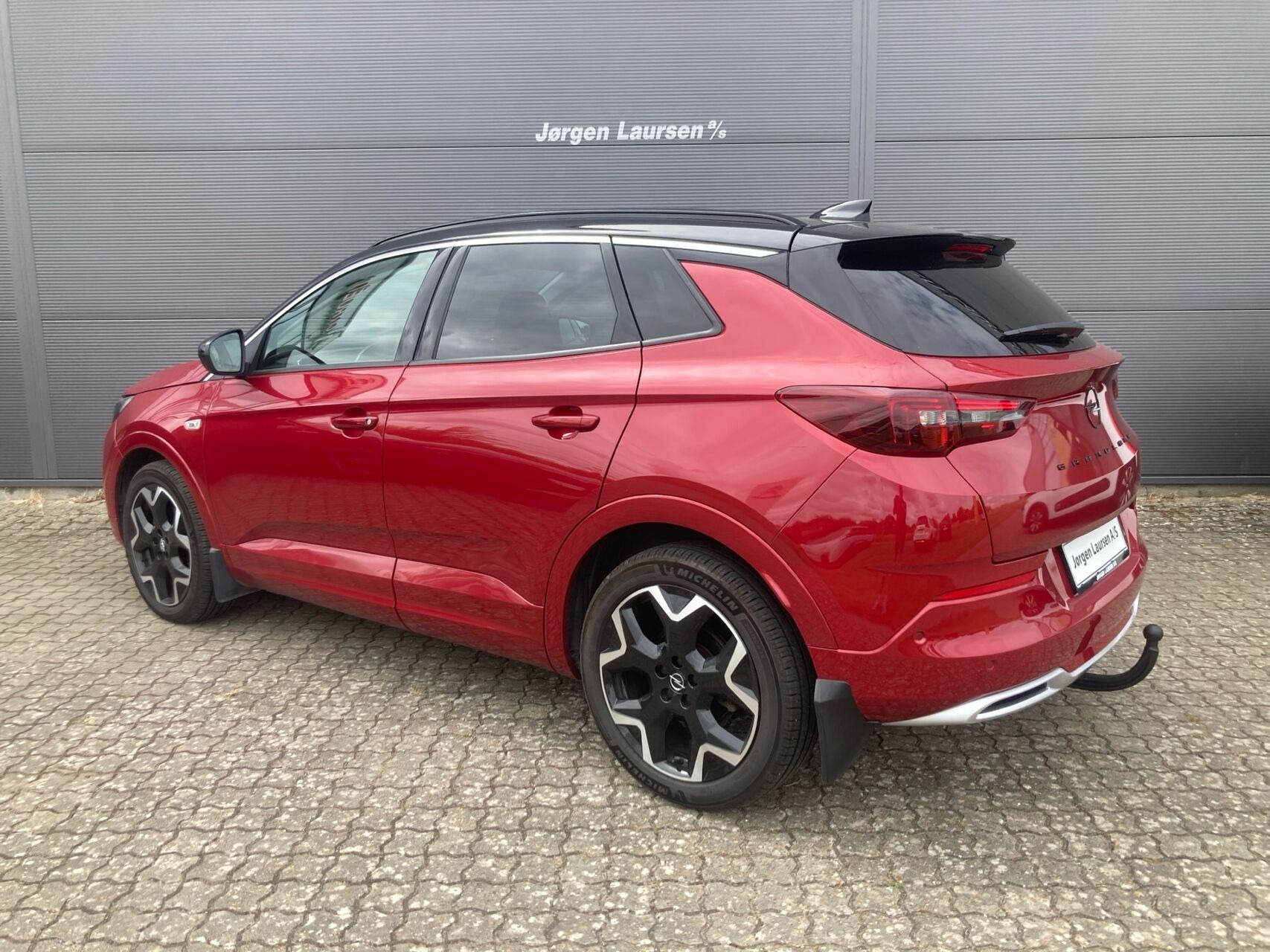Rød Opel Grandland fra 2022