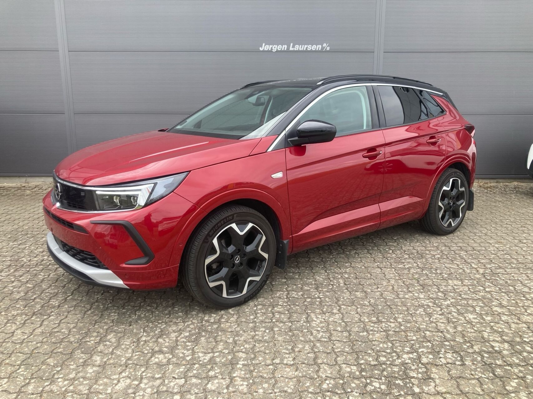 Rød Opel Grandland fra 2022