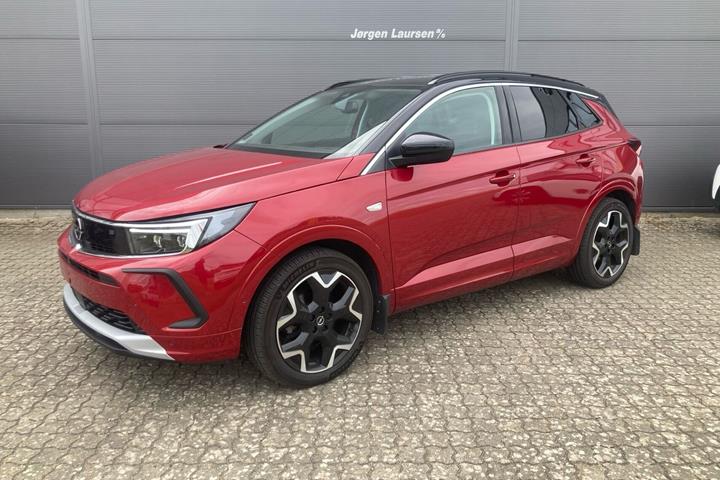 Rød Opel Grandland fra 2022
