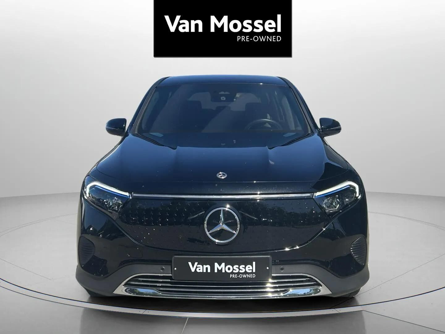 Sort Mercedes EQB 250+ fra 2024