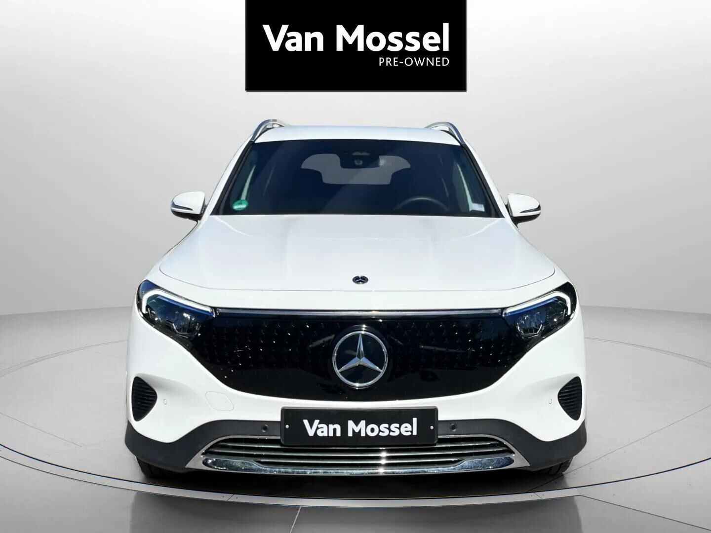Hvid Mercedes EQB 250+ fra 2025