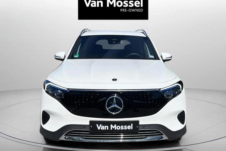 Hvid Mercedes EQB 250+ fra 2025