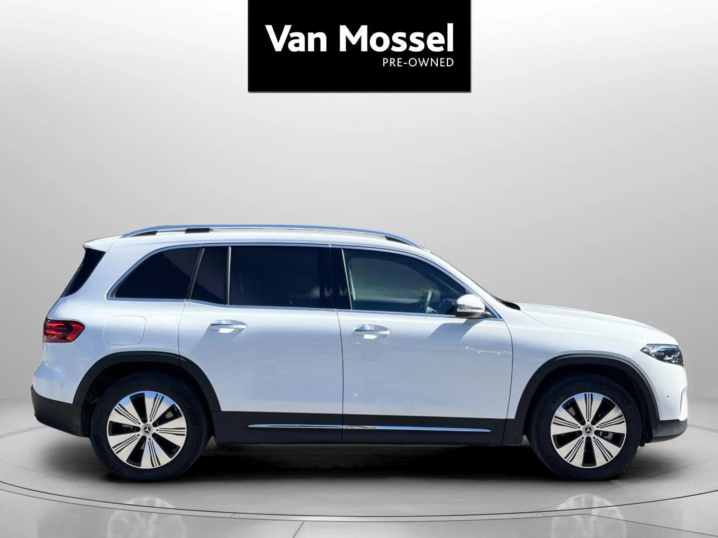 Hvid Mercedes EQB 250+ fra 2025