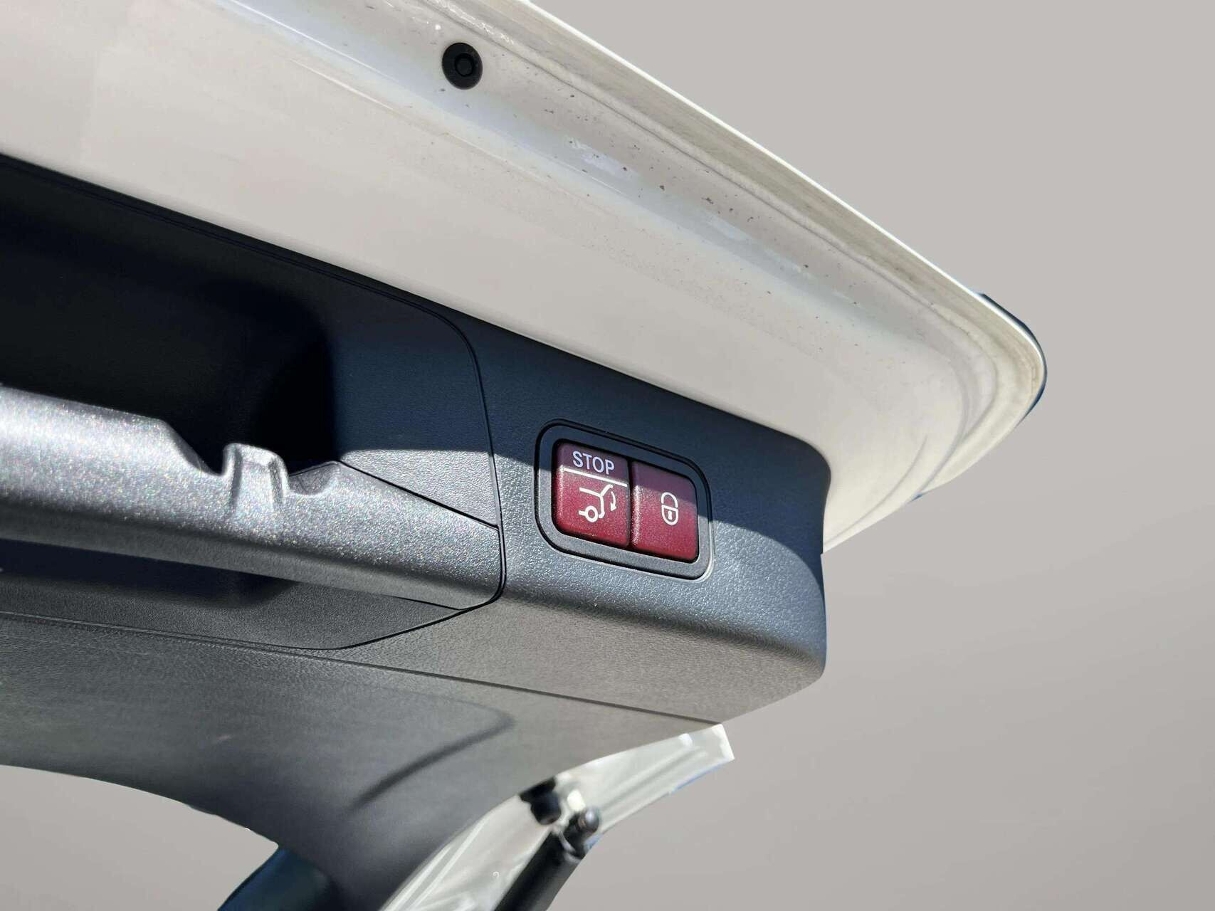 Hvid Mercedes EQB 250+ fra 2025