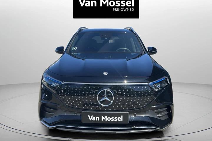 Sort Mercedes EQB 250+ fra 2025