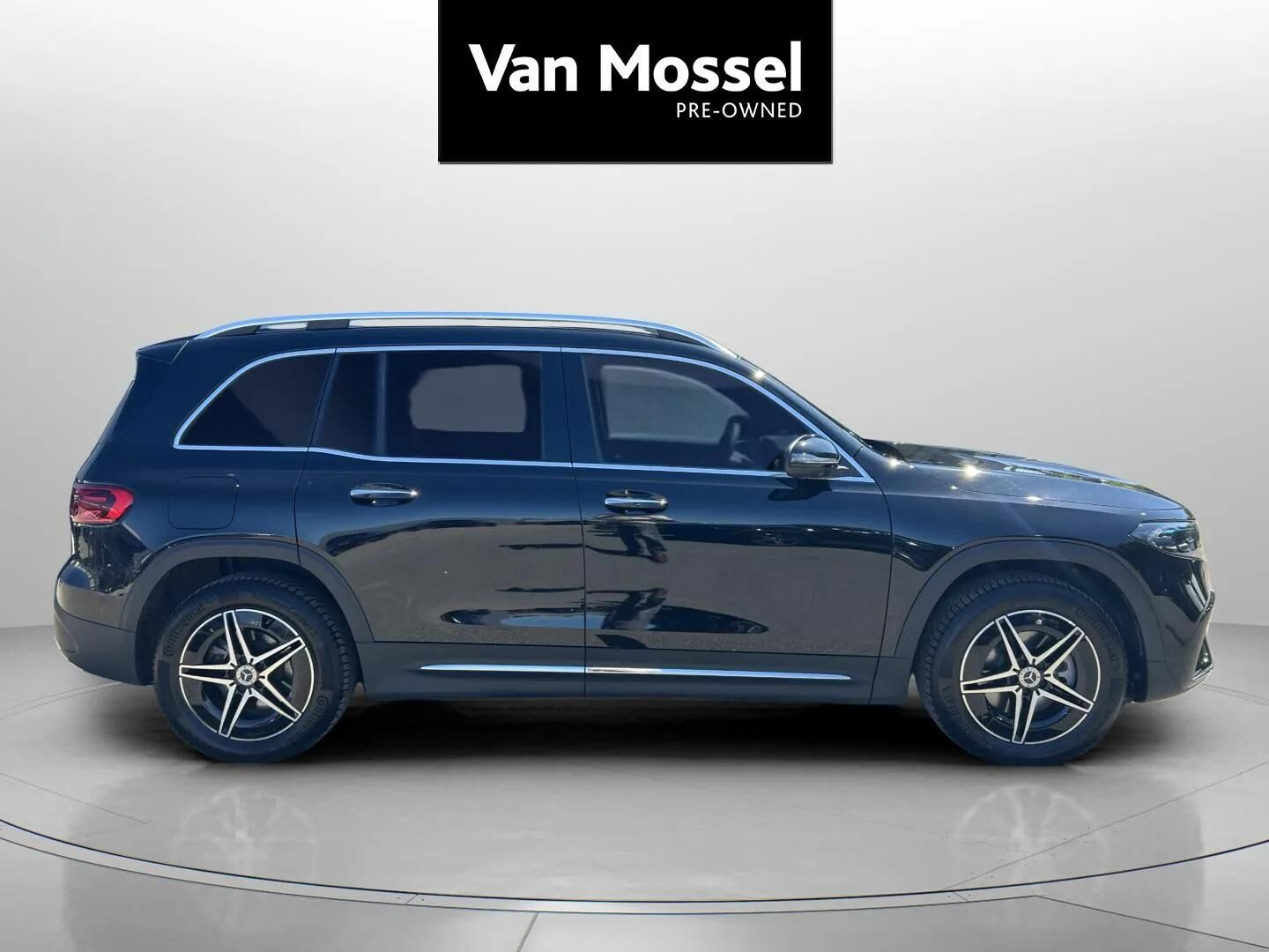 Sort Mercedes EQB 250+ fra 2025