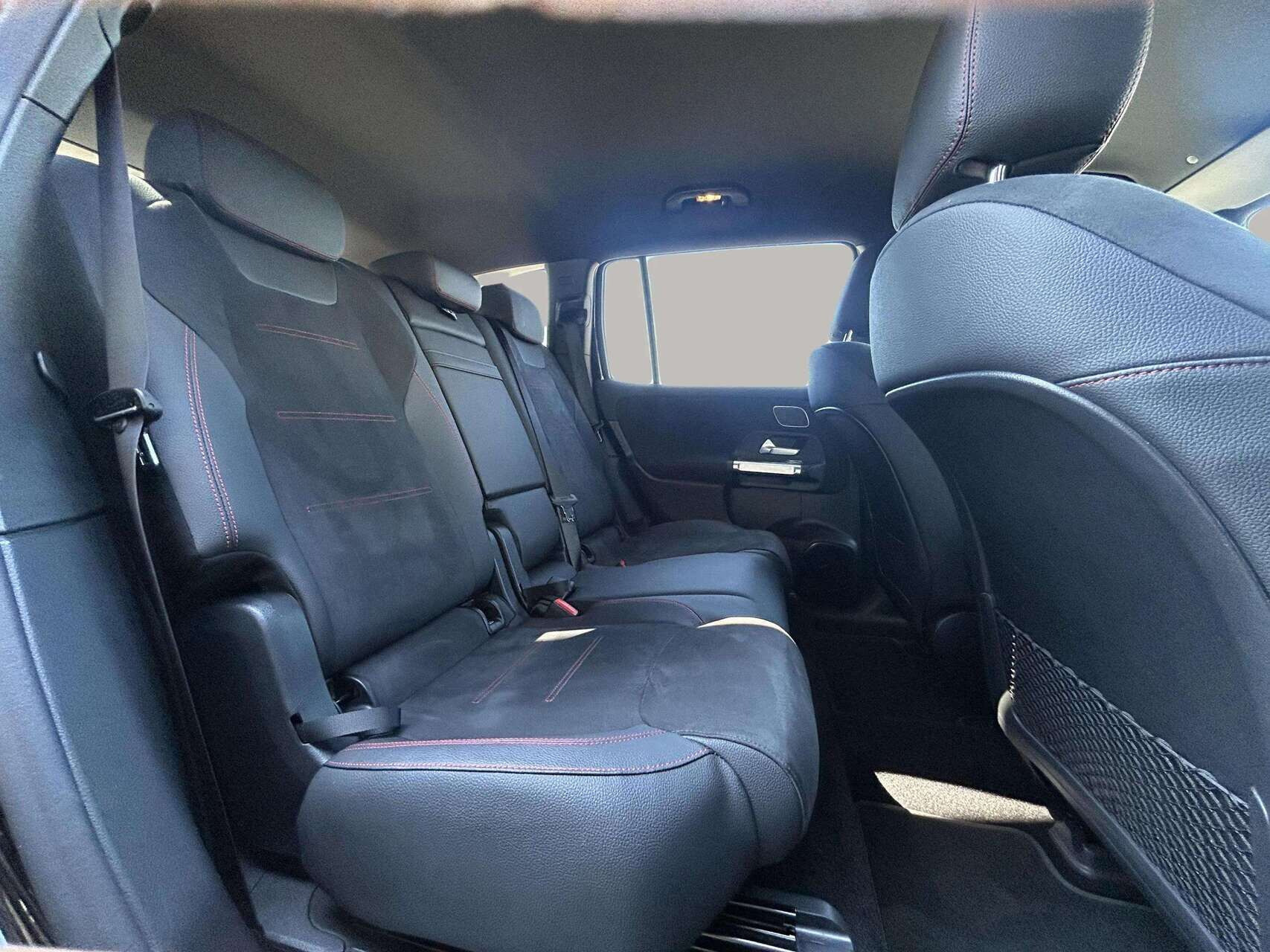 Sort Mercedes EQB 250+ fra 2025