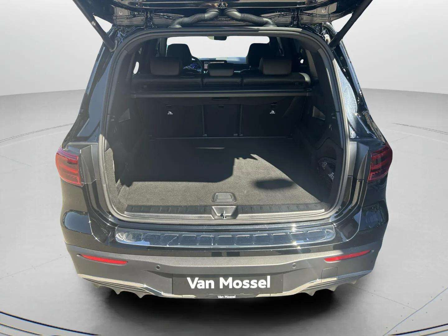 Sort Mercedes EQB 250+ fra 2025