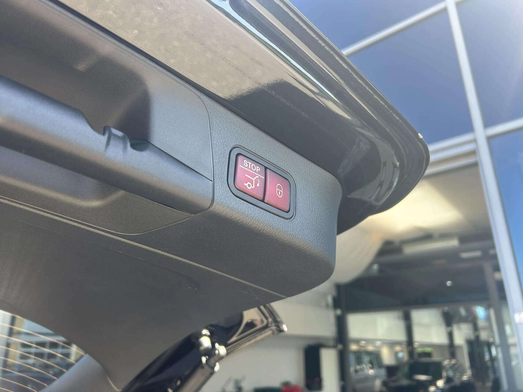 Sort Mercedes EQB 250+ fra 2025