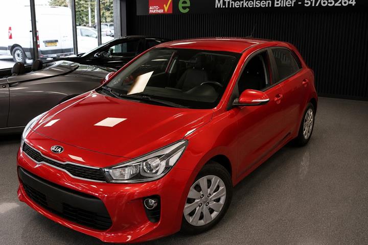 Rød Kia Rio fra 2017