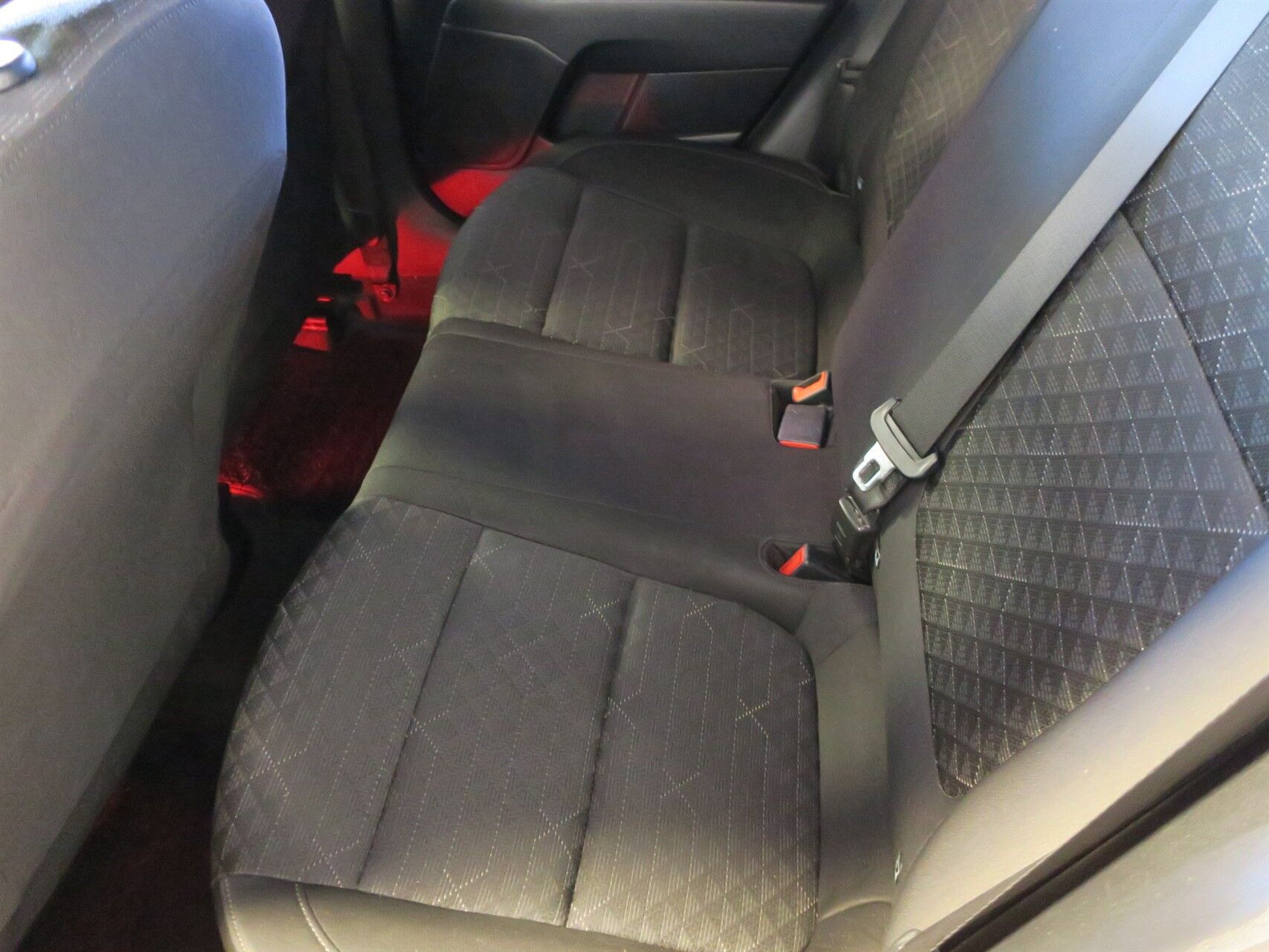 Rød Kia Rio fra 2017