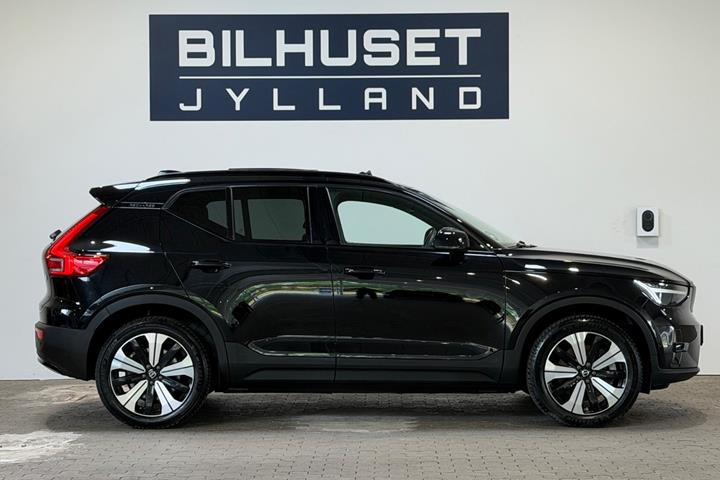 Sort Volvo XC40 fra 2023