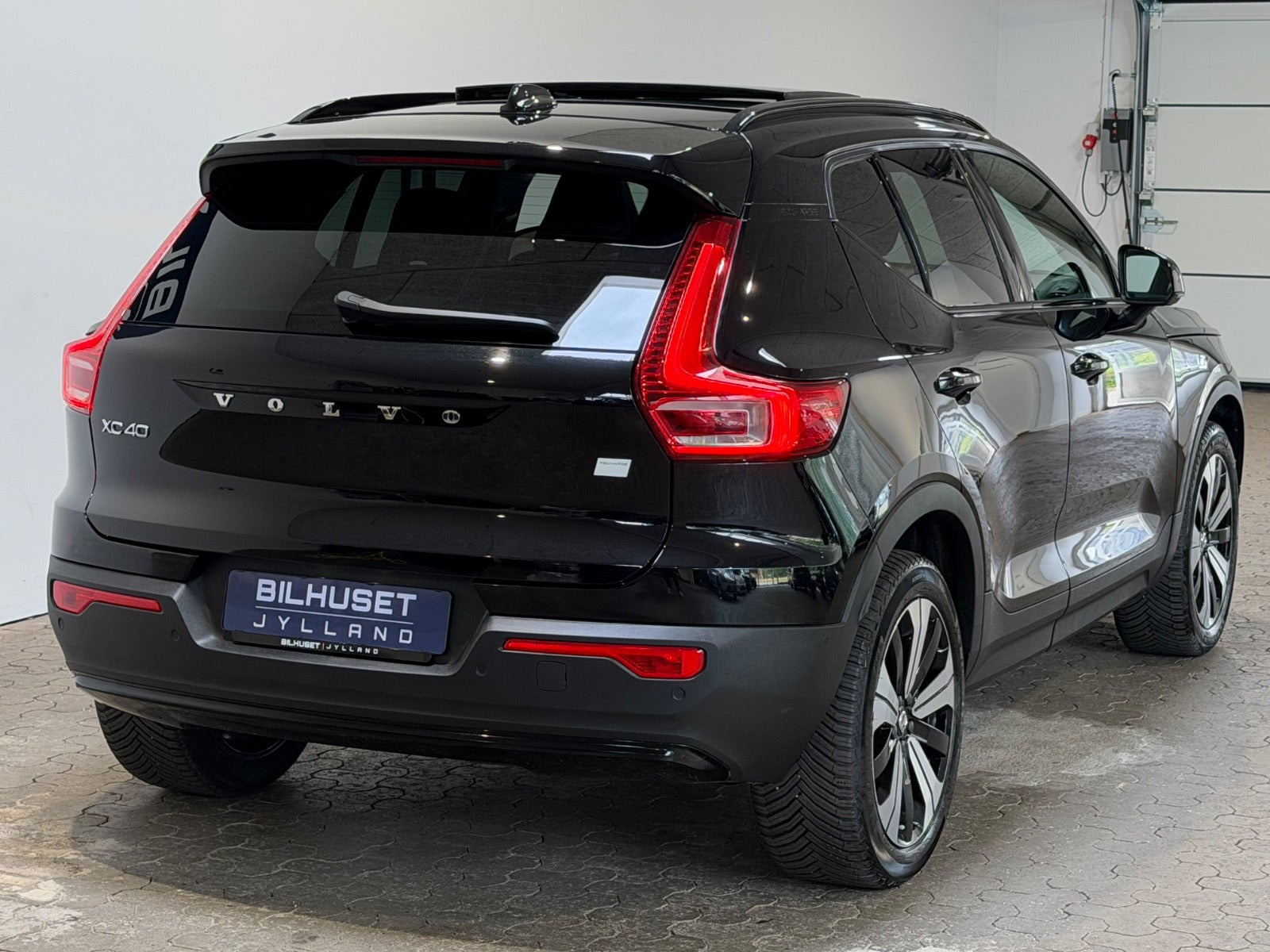 Sort Volvo XC40 fra 2023