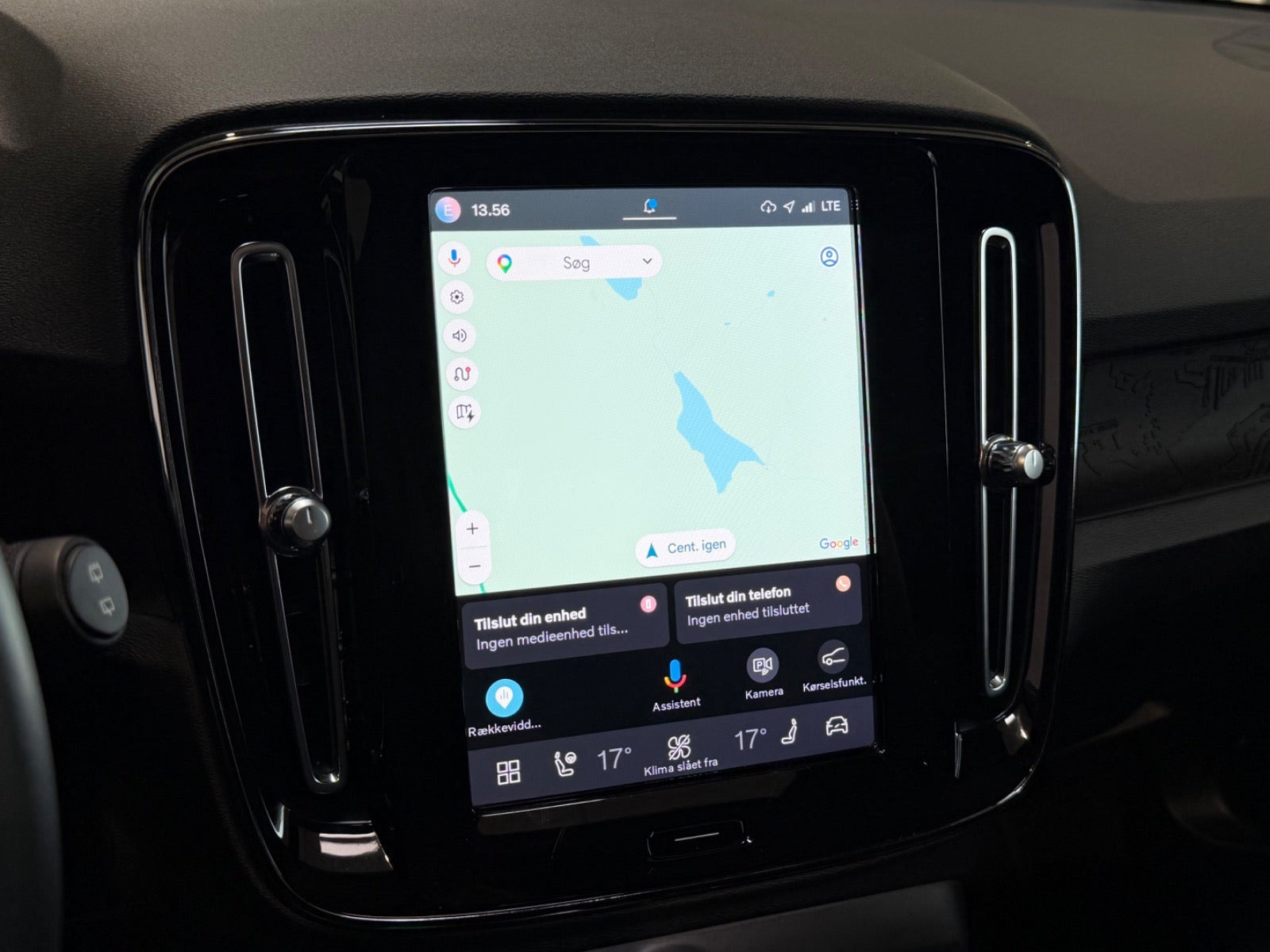 Sort Volvo XC40 fra 2023